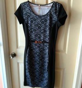 Black & white sheath "belted" dress sz M by Andrea